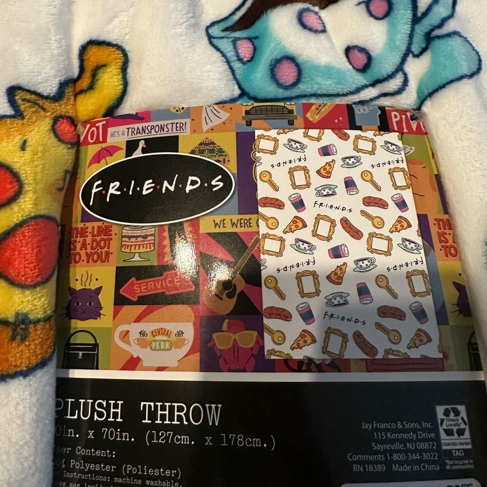 Friends Throw Blanket - Picture 3 of 3
